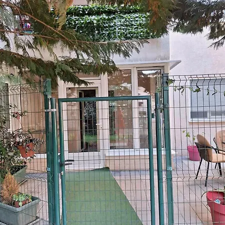 Vanja דירה בודווה
